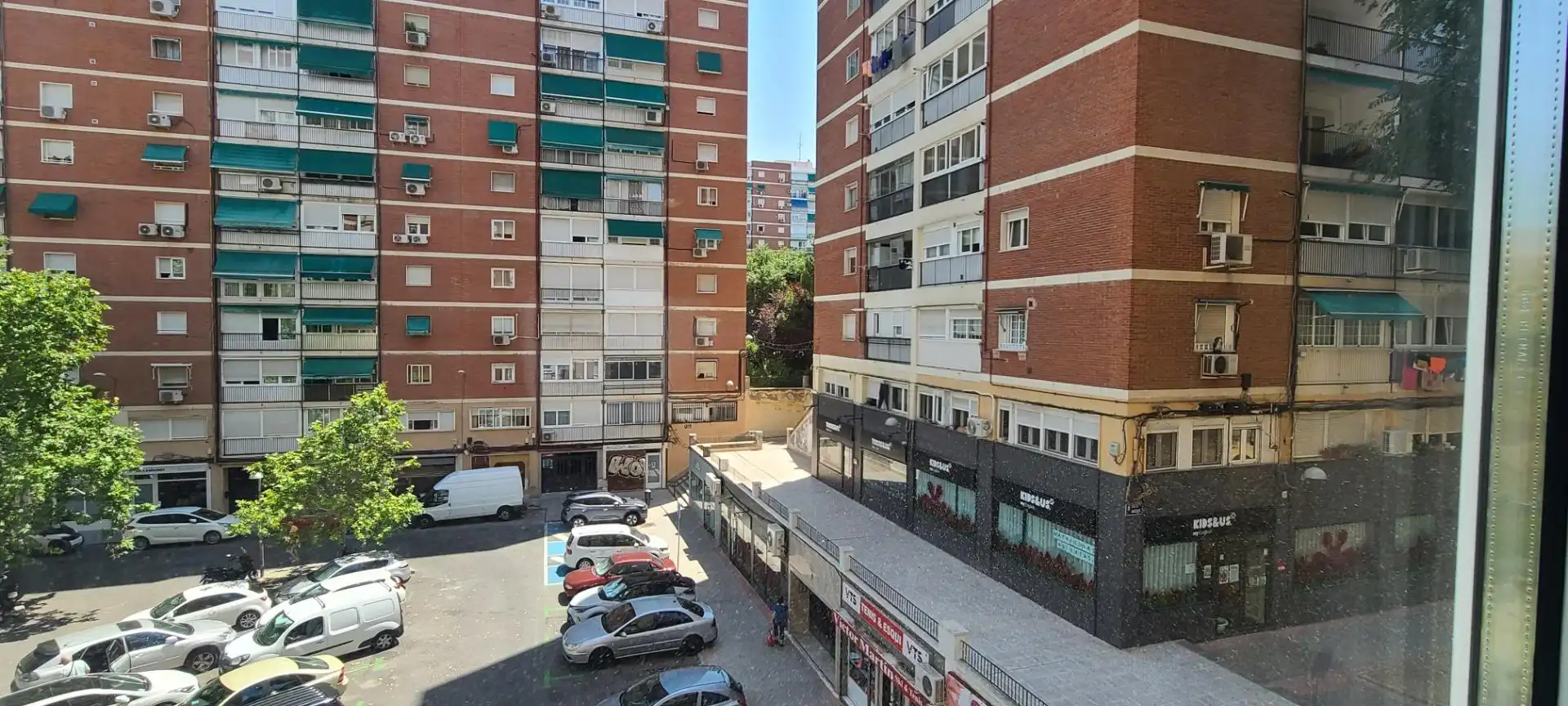 Vista exterior de Apartament en venda en Madrid amb Calefacció