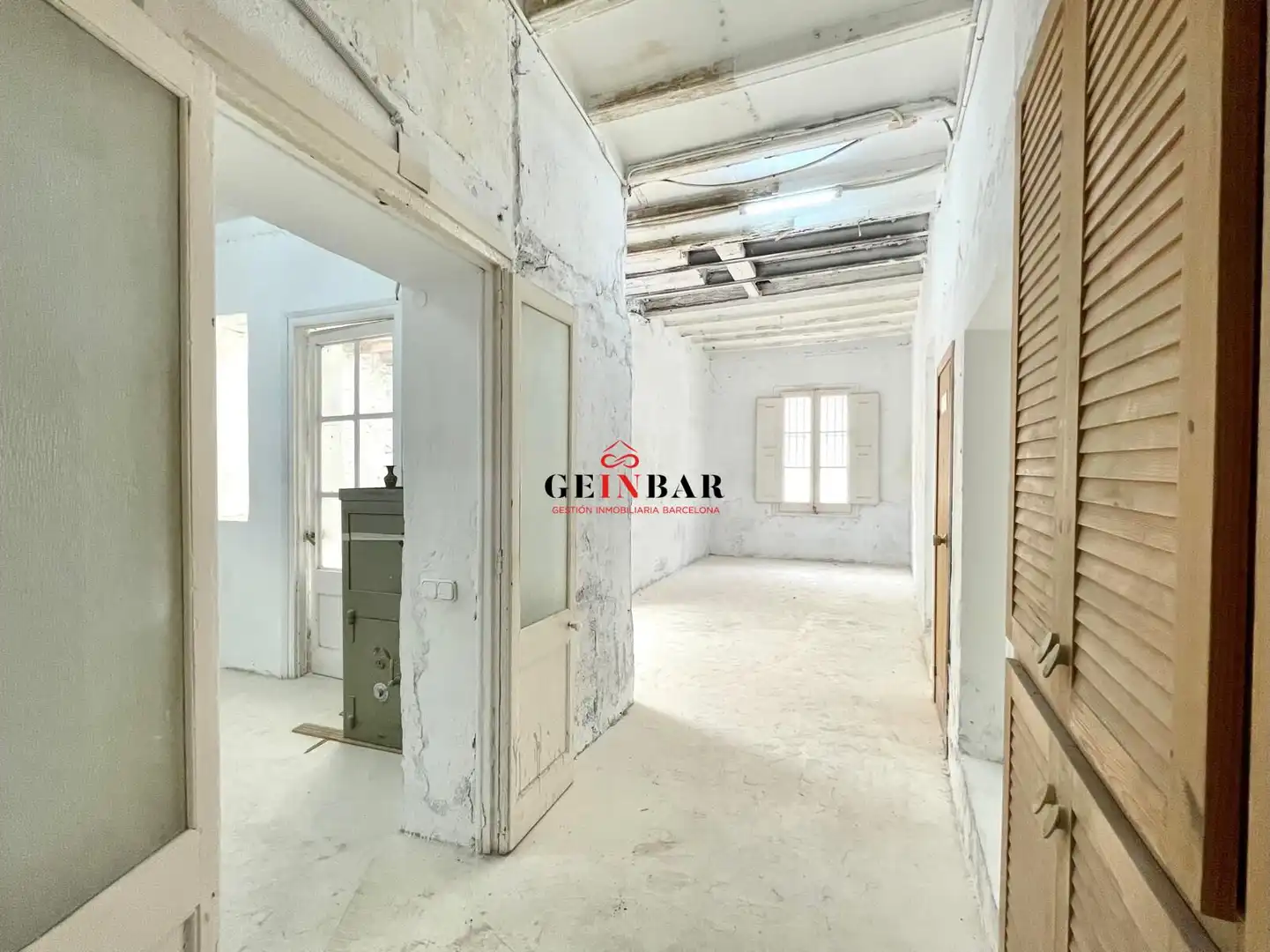 Planta baja en venta en Barcelona con Trastero y Alarma