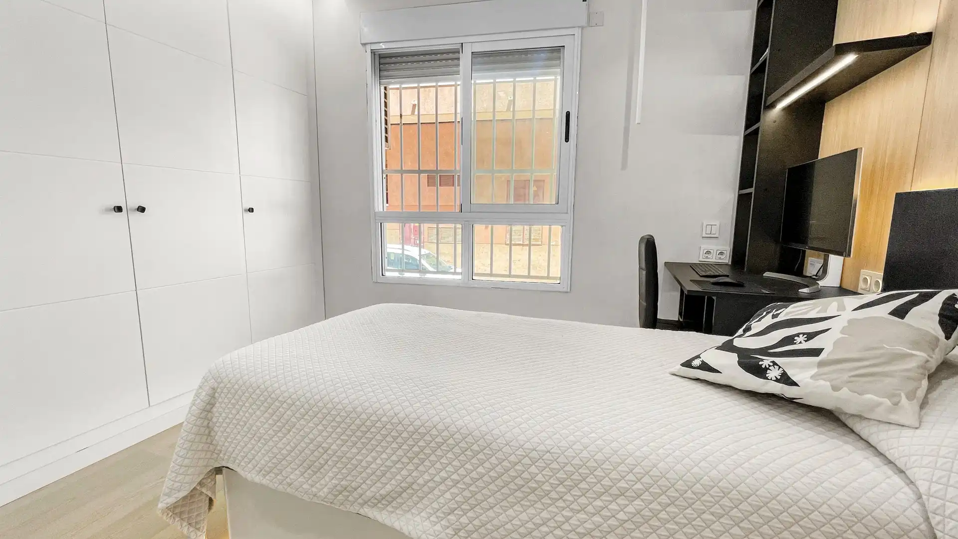 Habitación de Planta baja en venta en Torrevieja con Terraza, Horno y Lavadora