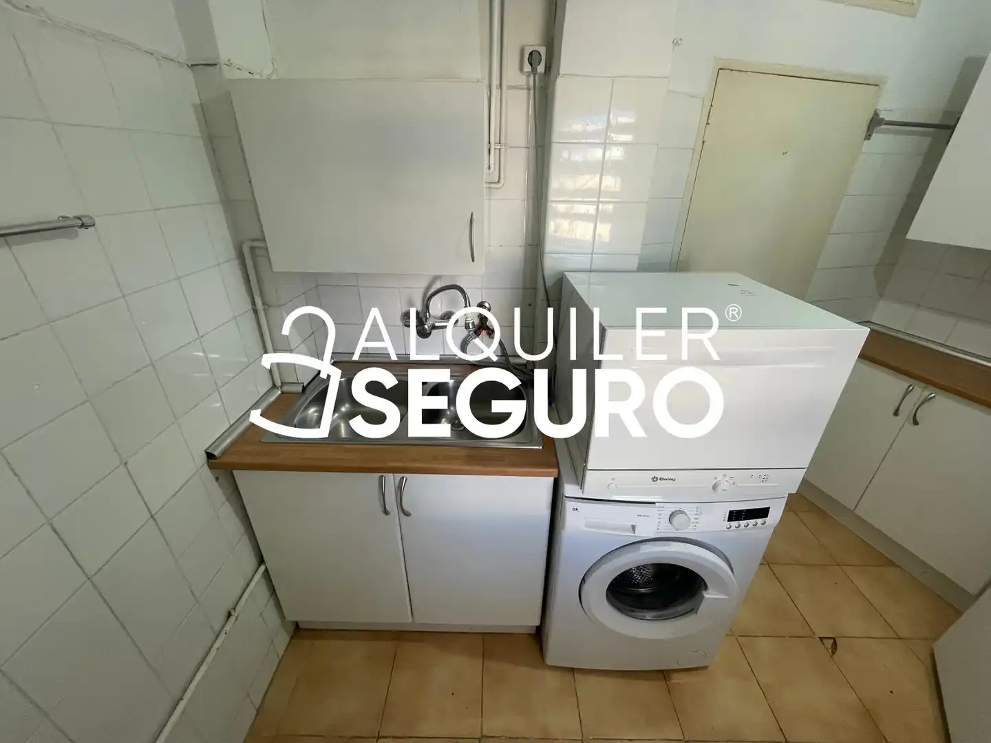 Kitchen of Flat for rent in Madrid  with Air Conditioner, Heating and Terrace