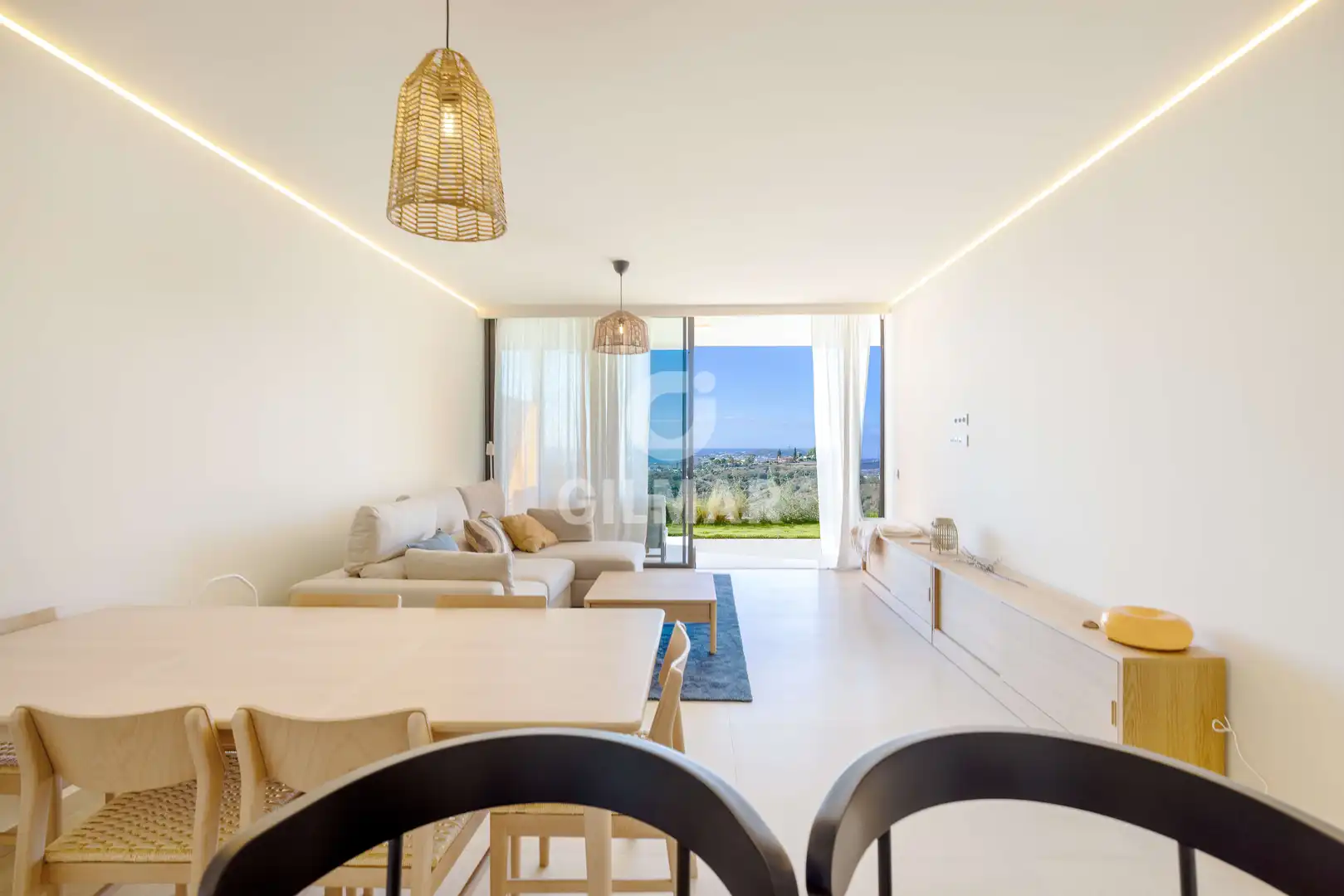 Wohnzimmer von Wohnungen zum Verkauf in Fuengirola mit Heizung, Privatgarten und Abstellraum