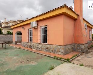 Exterior view of House or chalet for sale in Arcos de la Frontera  with Air Conditioner, Heating and Private garden
