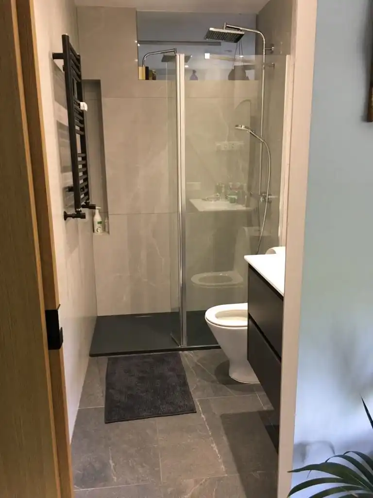 Bathroom of Flat for rent in Madrid  with Air Conditioner, Heating and Terrace