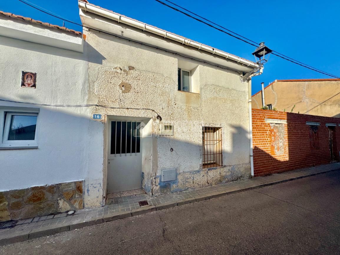 Vista exterior de Finca rústica en venta en Yunquera de Henares