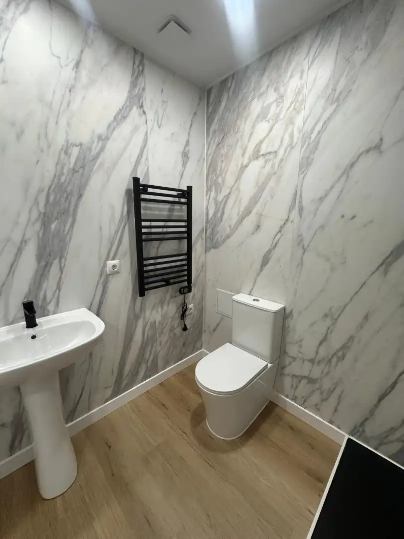 Bathroom of Flat for sale in Bilbao   with Balcony