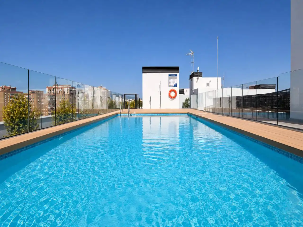 Piscina de Pis de lloguer en Málaga amb Piscina i Moblat