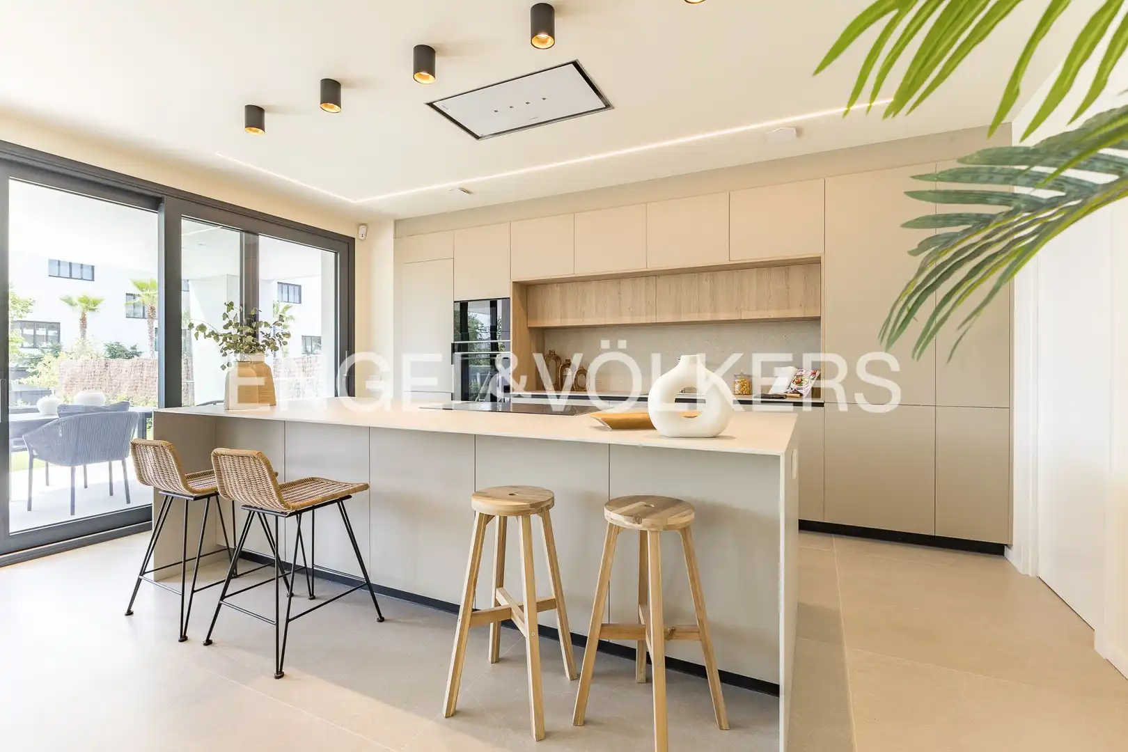 Cocina de Casa o chalet en venta en Sitges con Aire acondicionado, Calefacción y Jardín privado