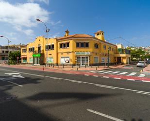 Vista exterior de Casa adosada en venda en Las Palmas de Gran Canaria amb Aire condicionat, Terrassa i Piscina