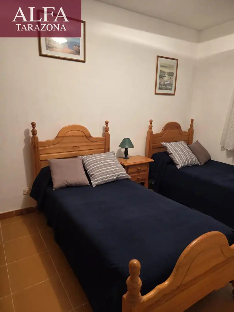 Schlafzimmer von Einfamilien-Reihenhaus zum Verkauf in Añón de Moncayo mit Privatgarten, Terrasse und Gemeinschaftspool