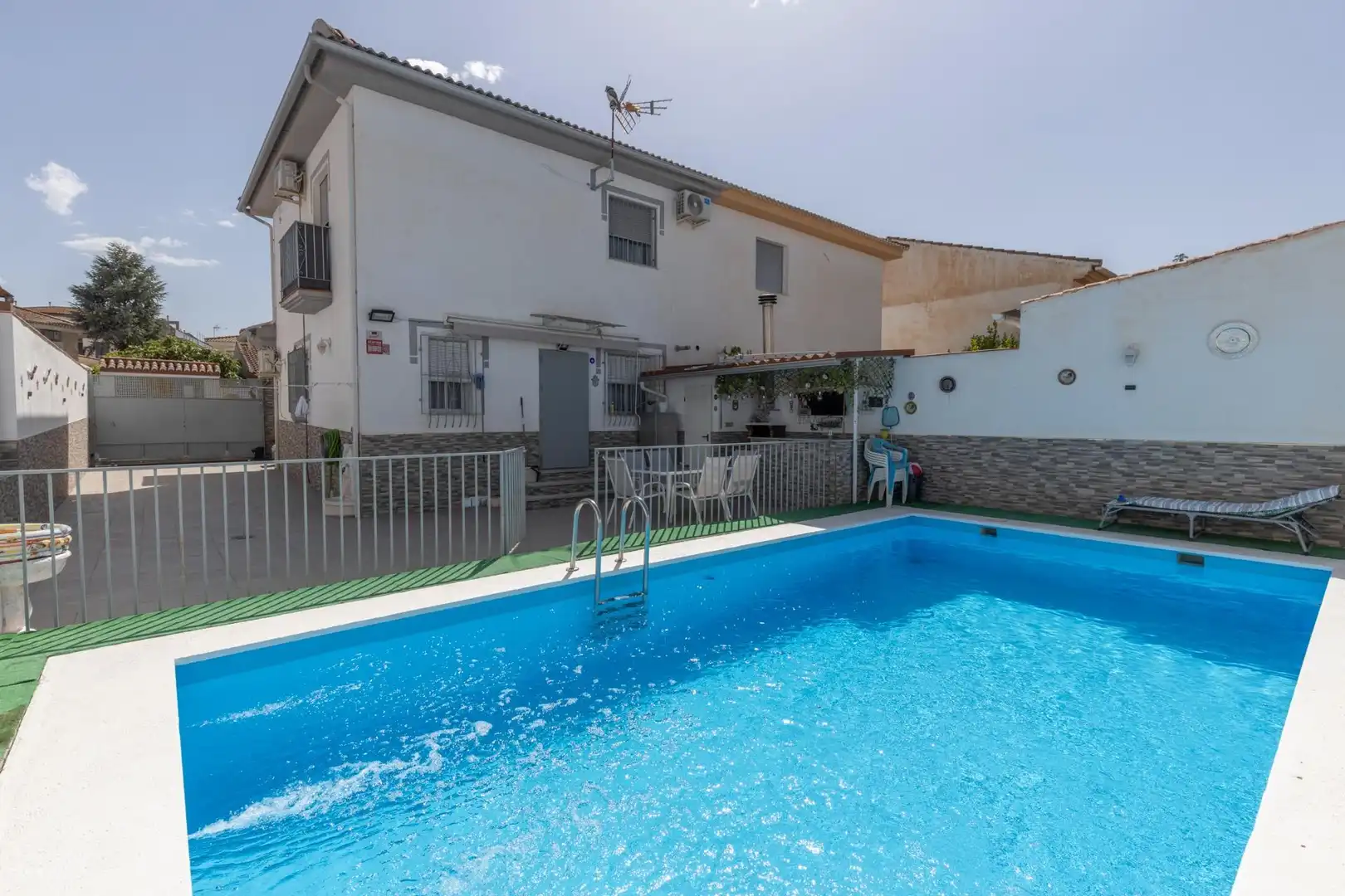 Swimming pool of Houses for sale in Láchar  with Air Conditioner, Heating and Swimming Pool