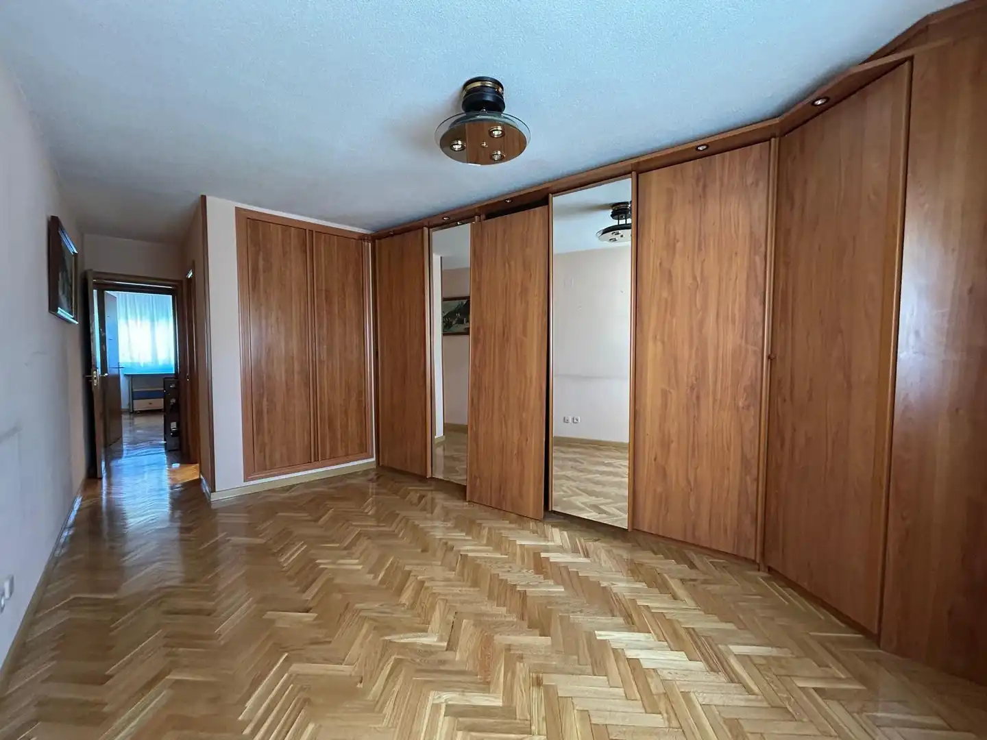 Flat for sale in Avenida FELICIDAD, Los Rosales