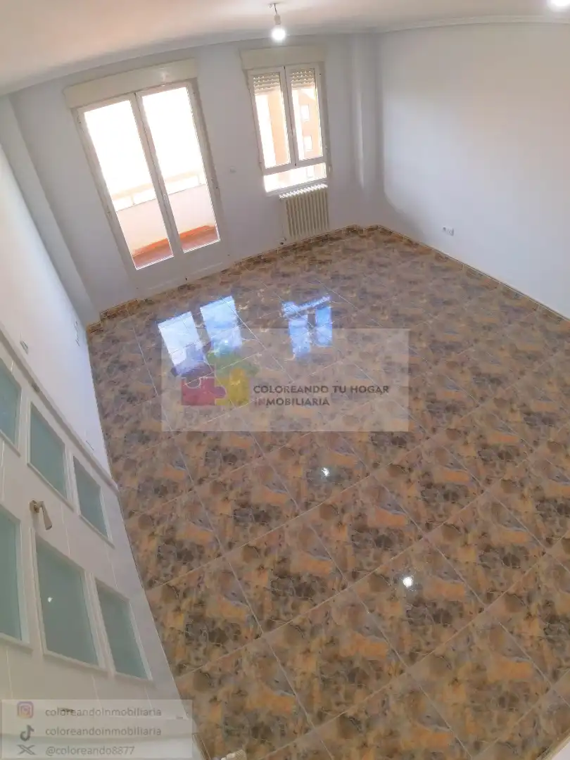 Piso con terraza en venta en Trobajo del Camino, imagen 3