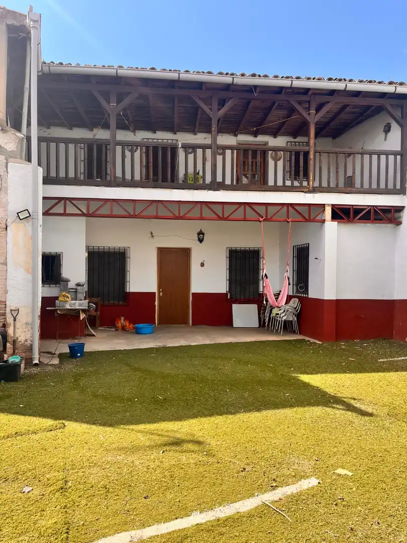 Vista exterior de Casa o chalet en venta en El Peral   con Calefacción, Terraza y Trastero