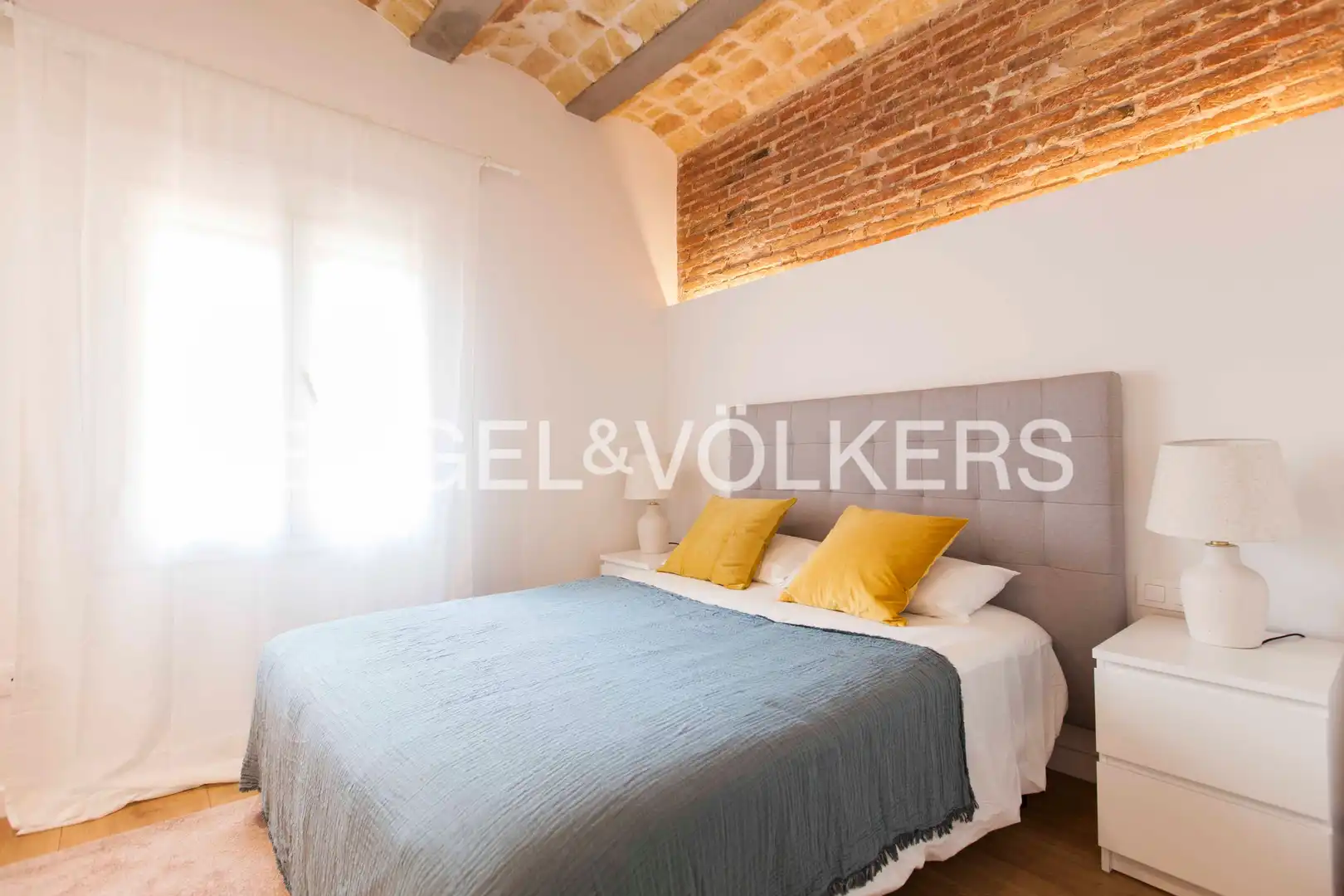Bedroom of Flat for sale in Barcelona  with Air Conditioner, Heating and Parquet flooring