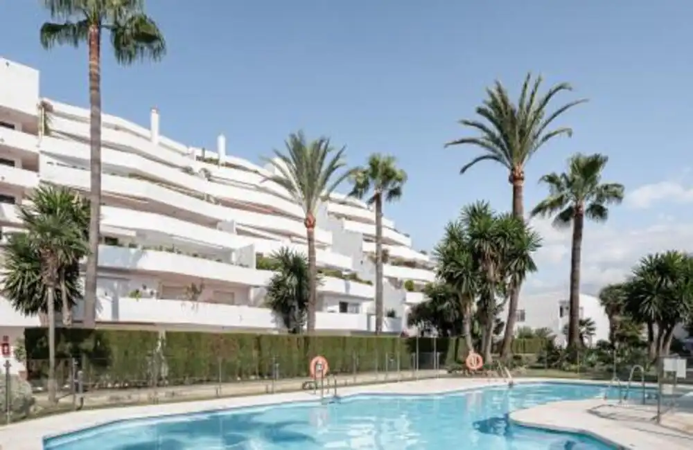 Apartment mit Pool zum Verkauf in Nueva Andalucía