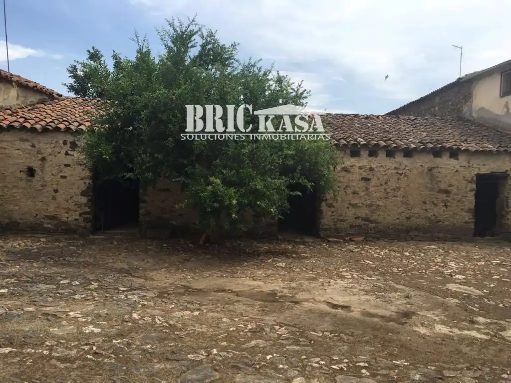 Houses for sale in Alcollarín  with Terrace, Storage room and Furnished