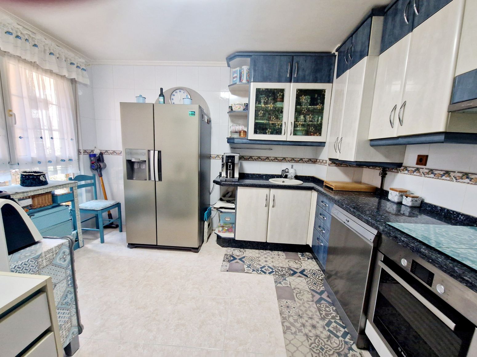Kitchen of Single-family semi-detached for sale in Avilés  with Parquet flooring, Terrace and Storage room