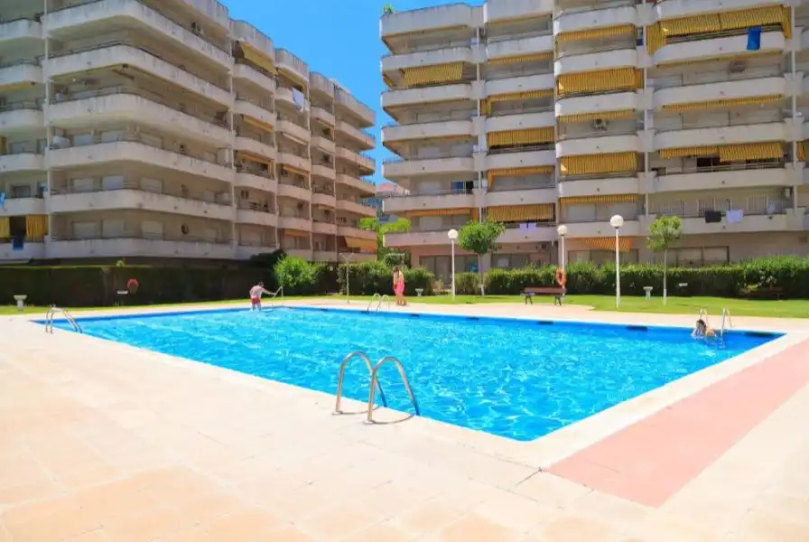 Piscina de Apartament en venda en Salou amb Calefacció, Terrassa i Moblat
