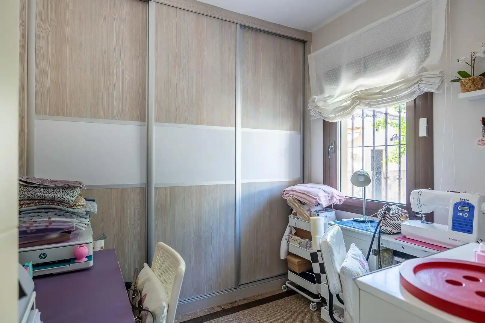 Habitación de Casa o chalet en venta en Montequinto con Aire acondicionado, Jardín privado y Terraza