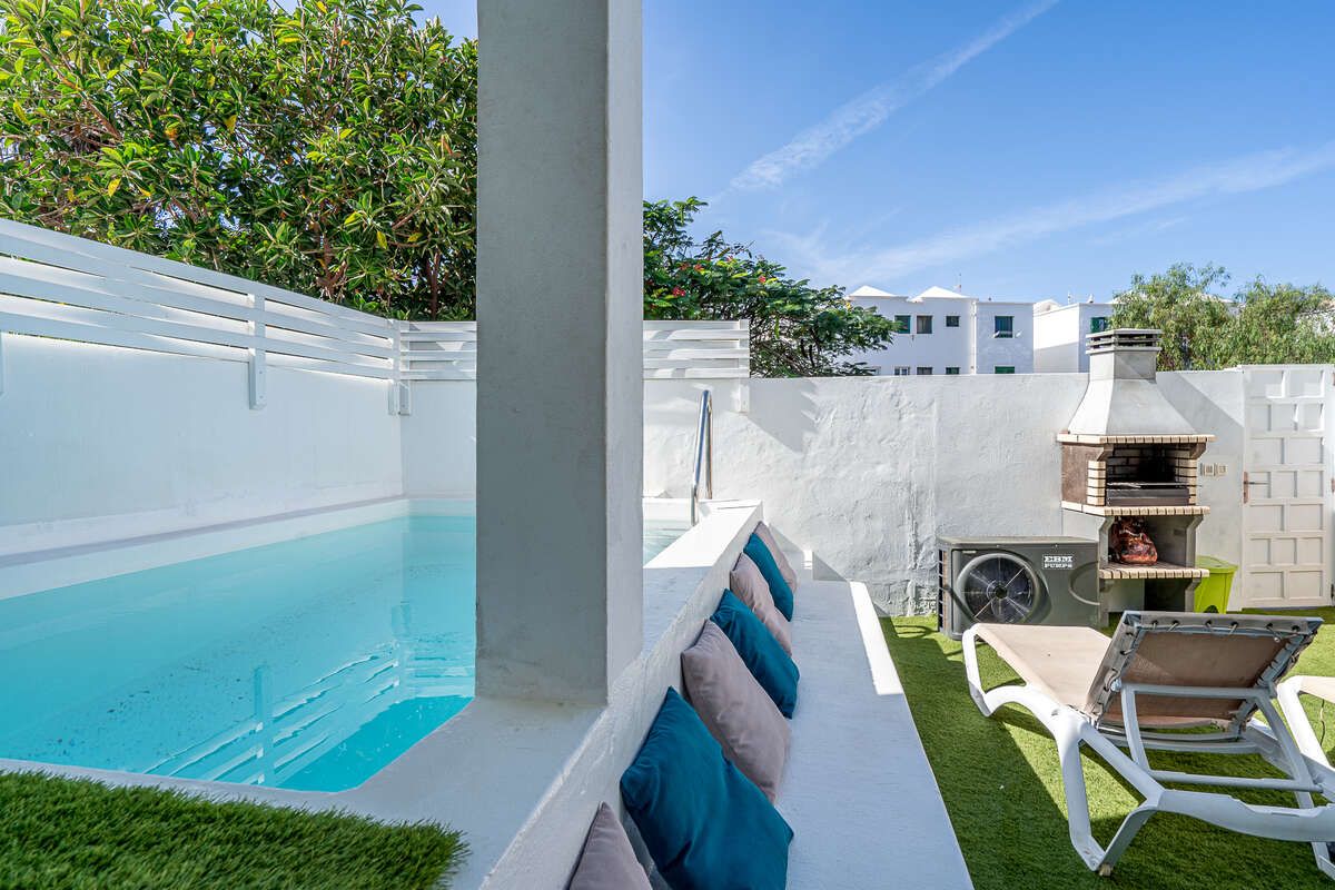 Piscina de Casa o xalet en venda en San Bartolomé amb Terrassa, Piscina i Moblat