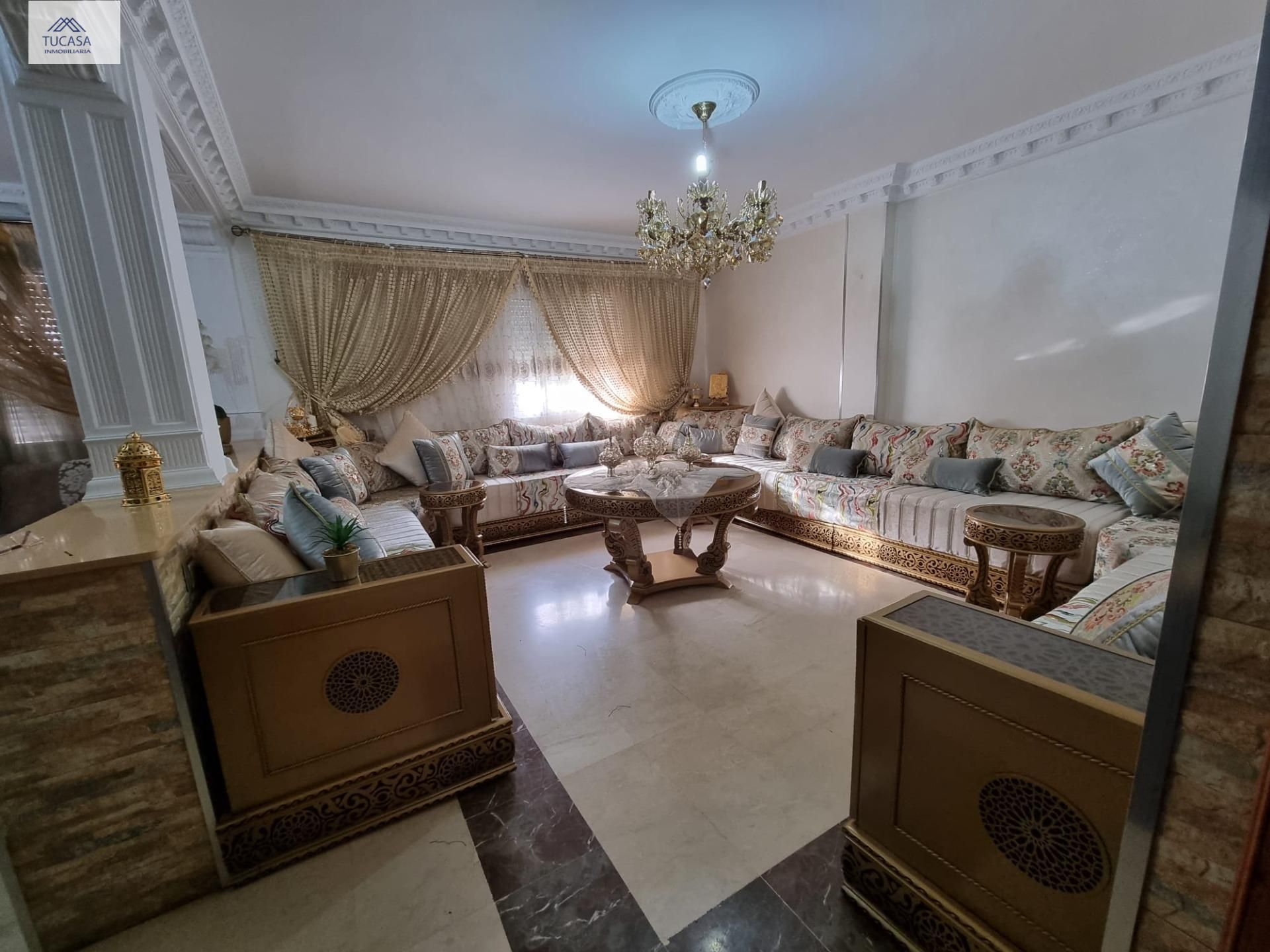 Sala d'estar de Dúplex en venda en Roquetas de Mar amb Aire condicionat i Terrassa