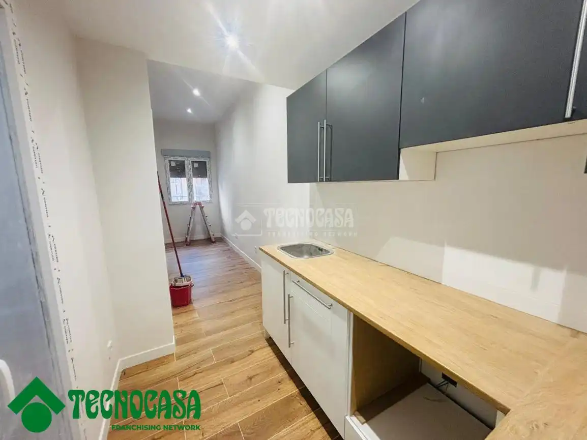 Kitchen of Flat for sale in Toledo  with Air Conditioner and Private garden