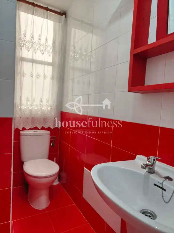 Baño de Piso en venta en Ferrol con Calefacción y Amueblado
