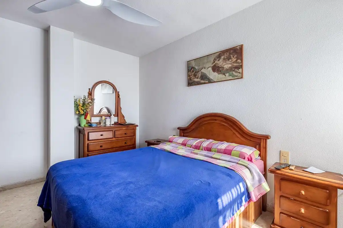 Bedroom of Flat for sale in Granada  with Air Conditioner, Heating and Terrace
