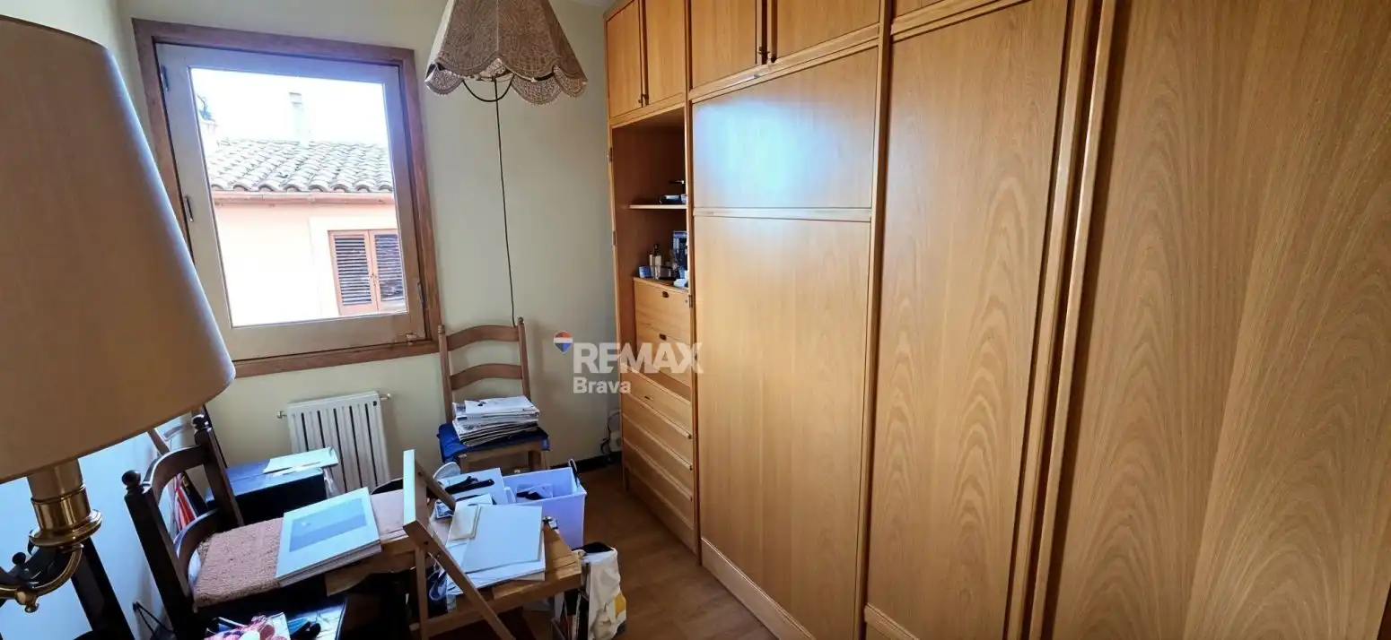 Habitación de Casa adosada en venta en Celrà con Aire acondicionado, Jardín privado y Terraza