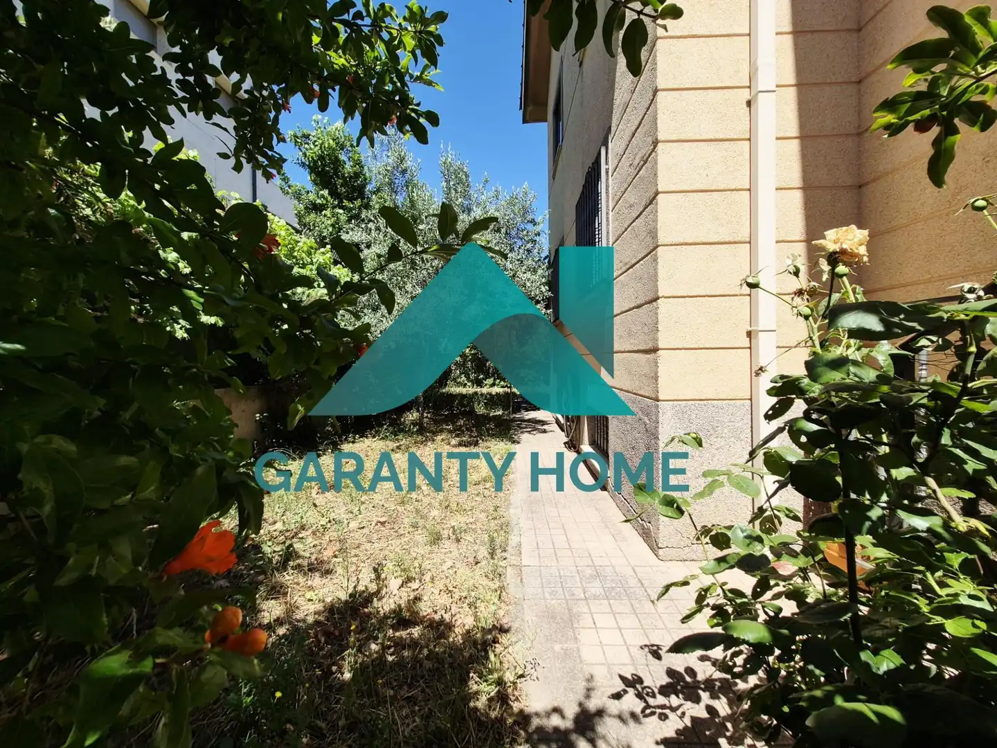 Houses for sale in Cáceres  with Air Conditioner, Heating and Private garden