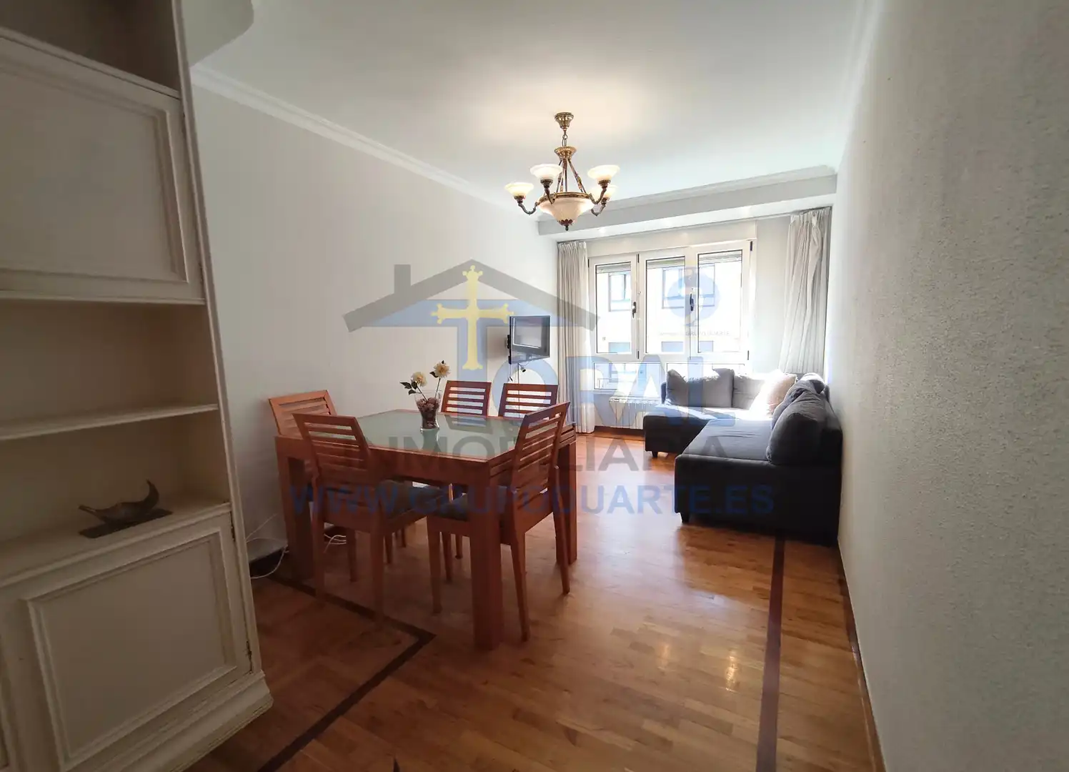 Wohnzimmer von Wohnung zur Miete in Gijón  mit Heizung, Parkett und Möbliert
