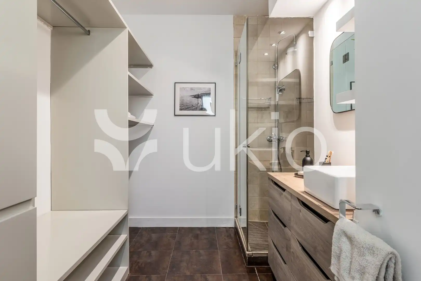Bathroom of Apartments for rent in Madrid  with Heating, Oven and Washing machine