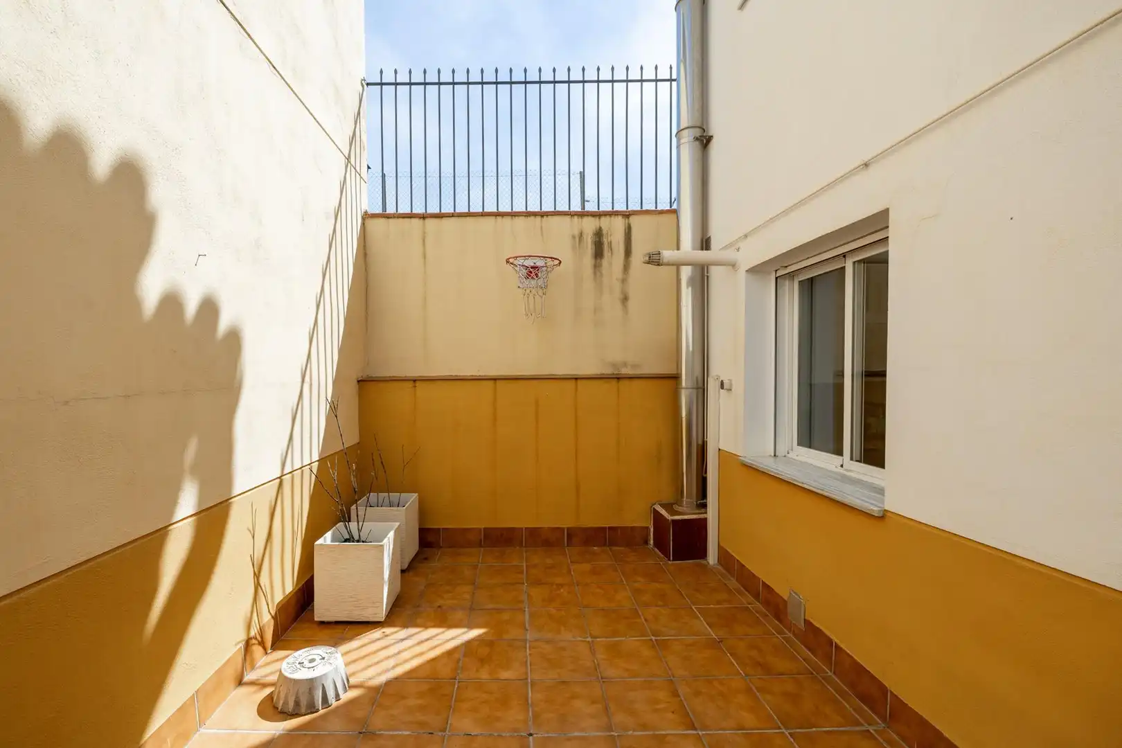 Casa aparellada amb piscina en venda a Calle María Pinet 10, imagen 17