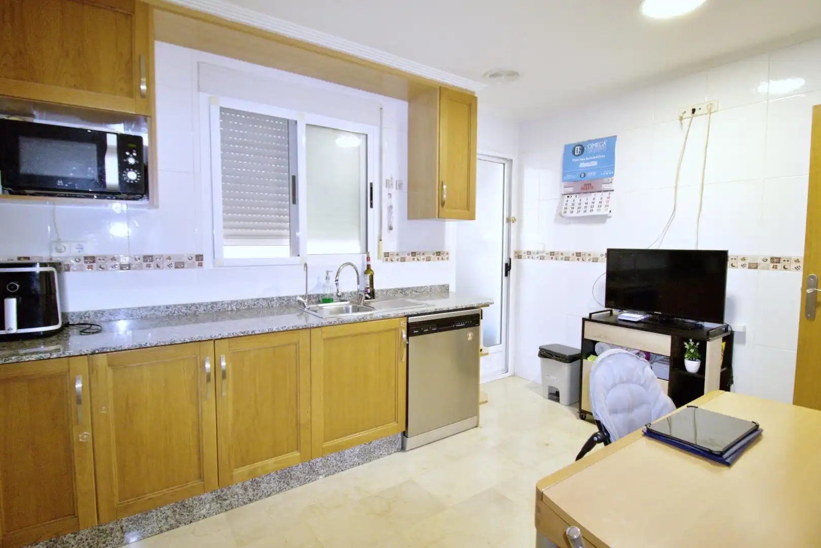 Kitchen of Flat for sale in Elche / Elx  with Air Conditioner and Alarm