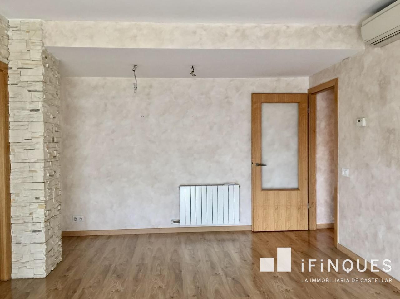 Sala d'estar de Pis en venda en Sabadell amb Aire condicionat, Parquet i Traster