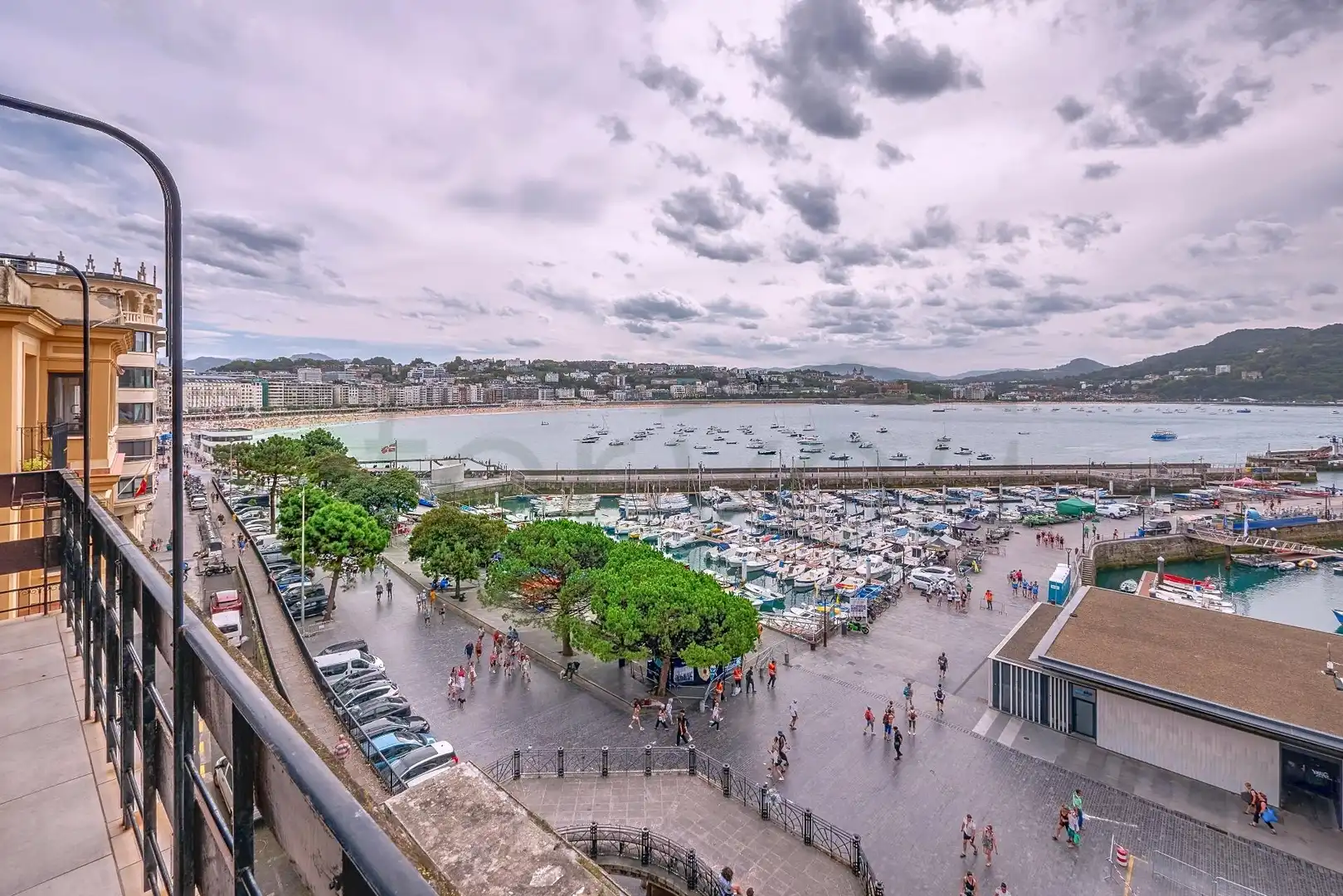 Vista exterior de Àtic en venda en Donostia - San Sebastián  amb Calefacció, Terrassa i Traster