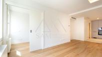 Bedroom of Flat for sale in  Barcelona Capital