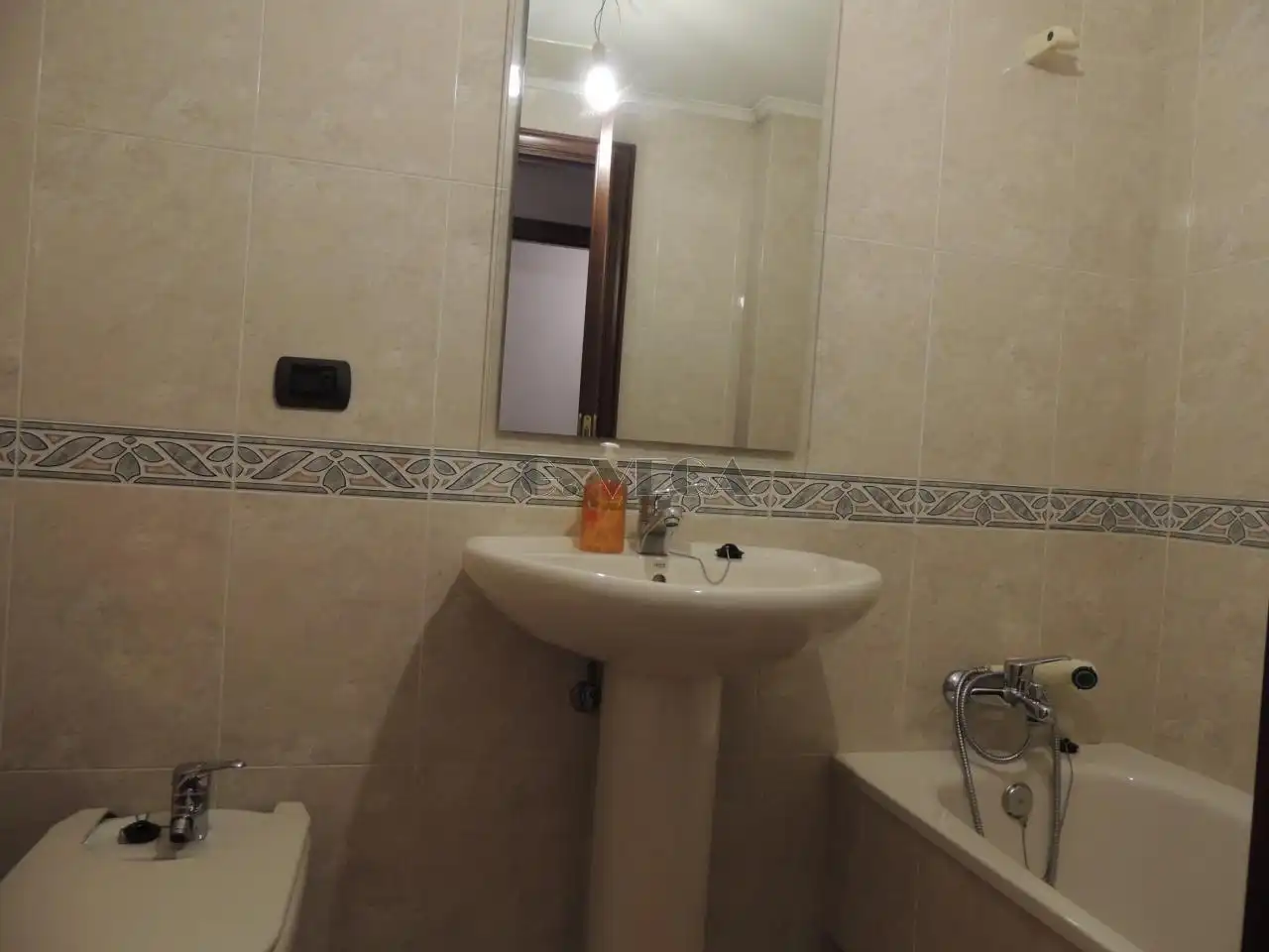 Bany de Pis en venda en Vigo  amb Calefacció i Traster