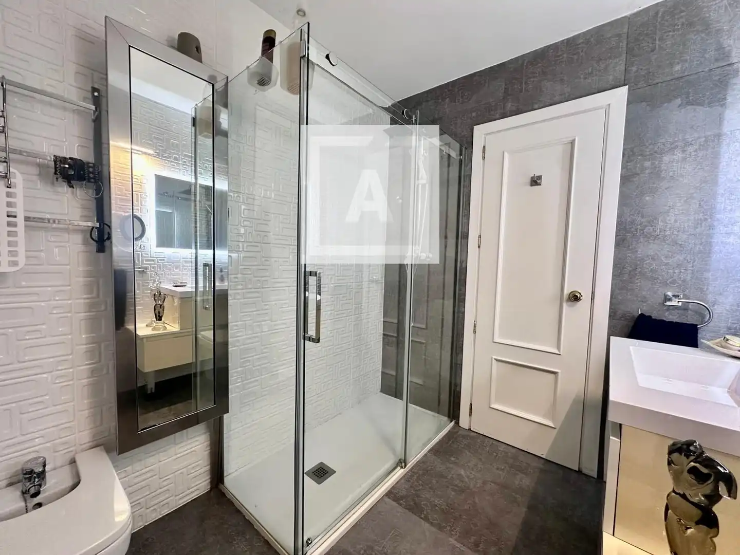 Baño de Casa adosada en venta en Población de Arroyo con Aire acondicionado, Calefacción y Jardín privado