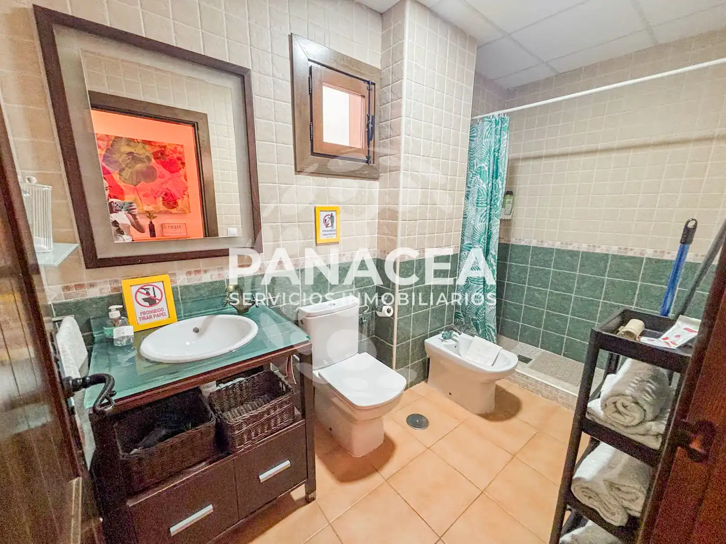 Baño de Piso en venta en Carataunas con Terraza, Amueblado y Horno