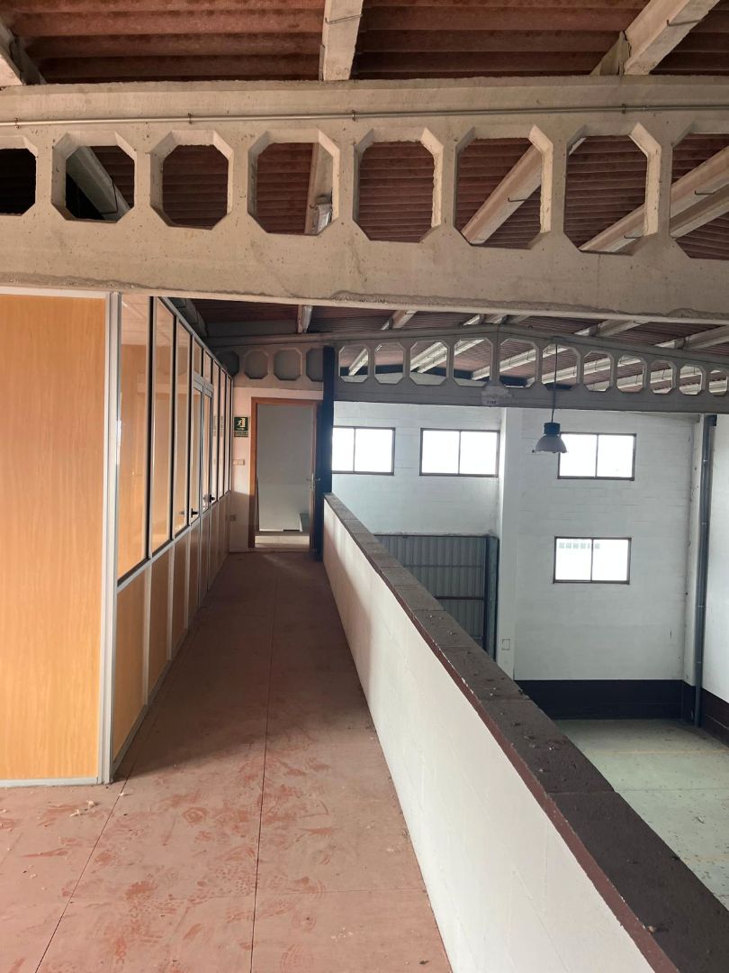 Nau industrial de lloguer en Cambre 