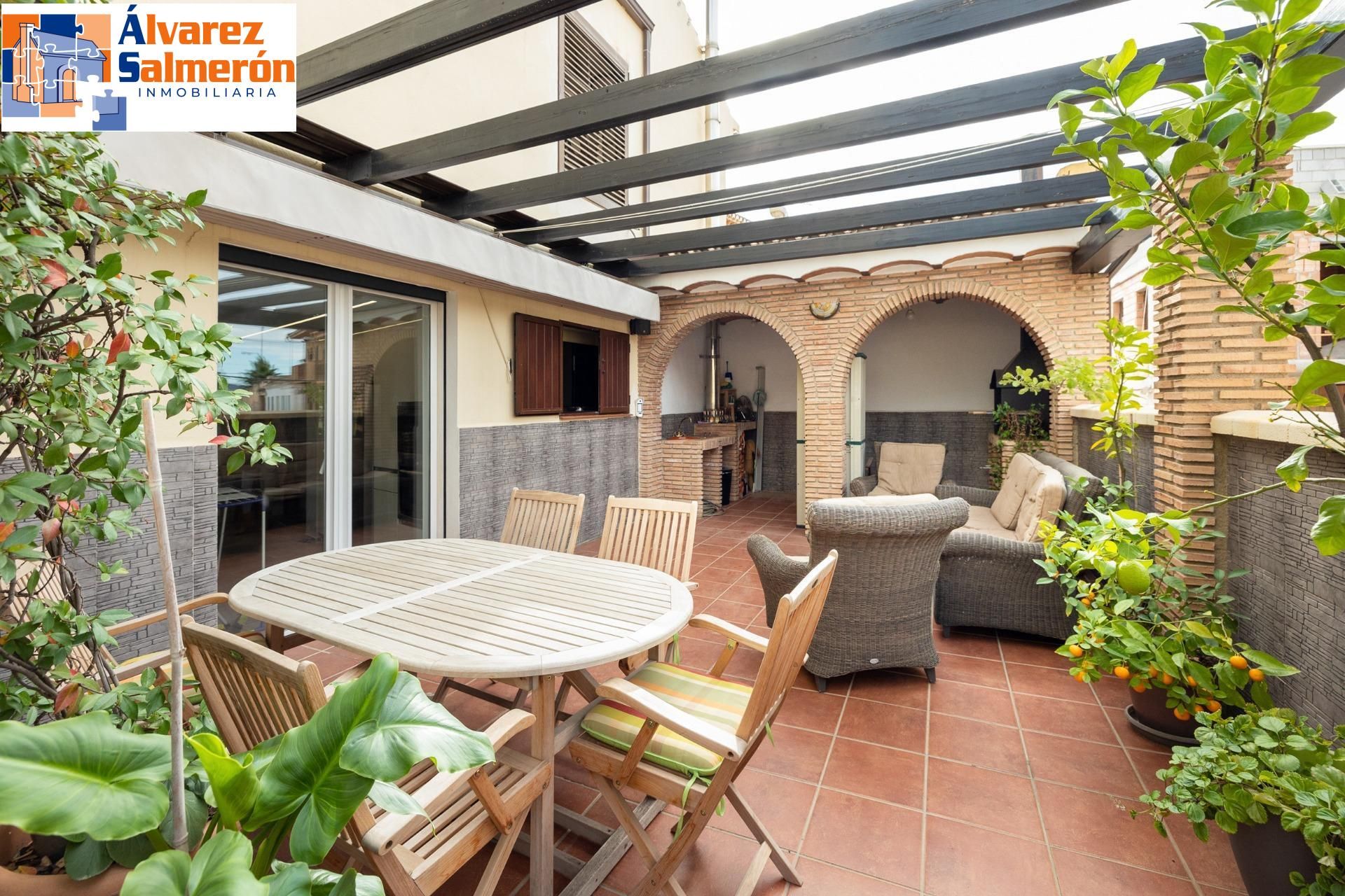 Terrassa de Casa adosada en venda en  Granada Capital amb Aire condicionat, Calefacció i Terrassa