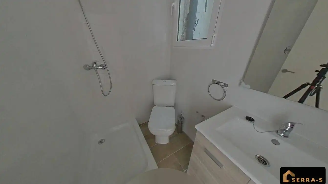 Bathroom of Flat for sale in Mataró  with Parquet flooring and Terrace