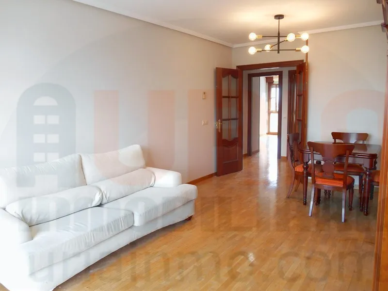 Living room of Flat for rent in Oviedo   with Heating and Oven