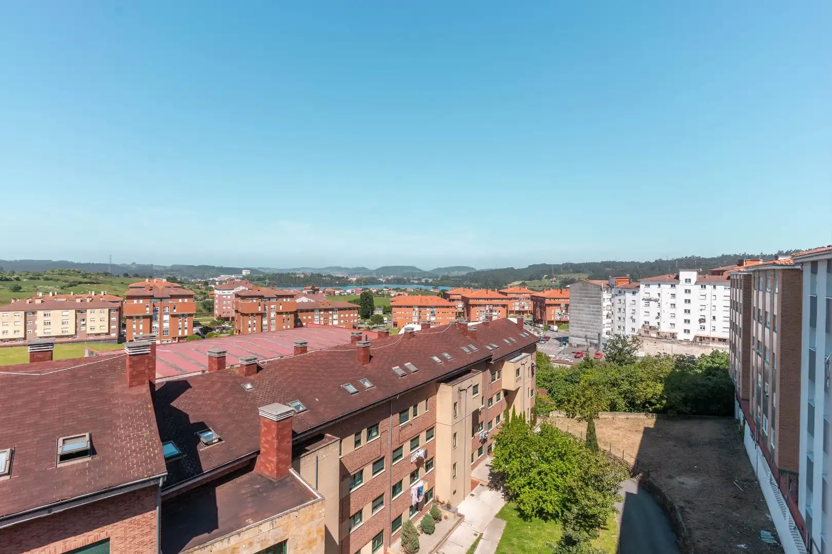 Vista exterior de Pis en venda en Corvera de Asturias amb Calefacció, Jardí privat i Parquet