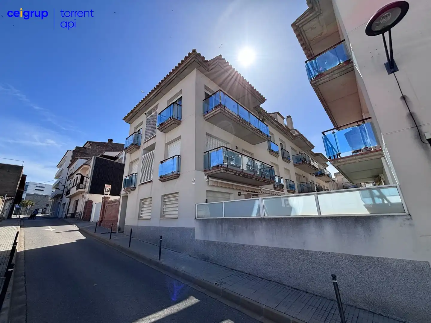 Vista exterior de Àtic en venda en L'Escala amb Calefacció i Terrassa