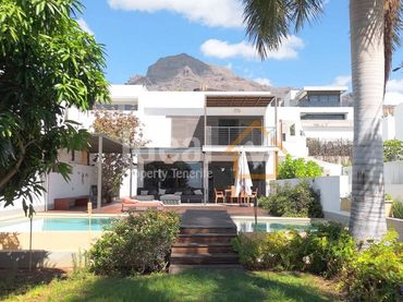 Xalet amb piscina en venda a Costa Adeje