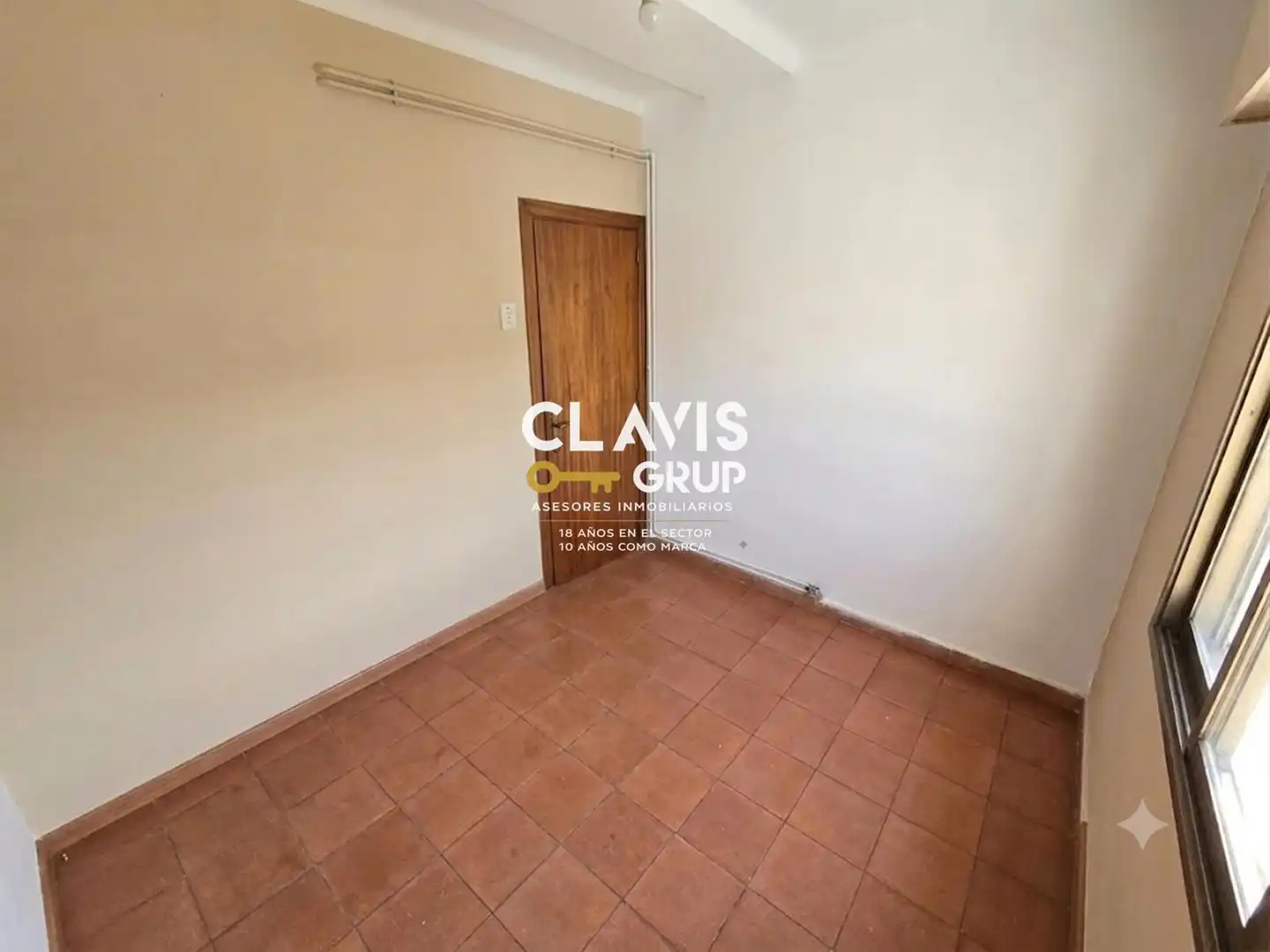 Exterior view of Flat for sale in Barcelona  with Heating, Terrace and Alarm