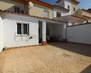 Exterior view of Single-family semi-detached to rent in Alcalá del Río  with Air Conditioner and Furnished