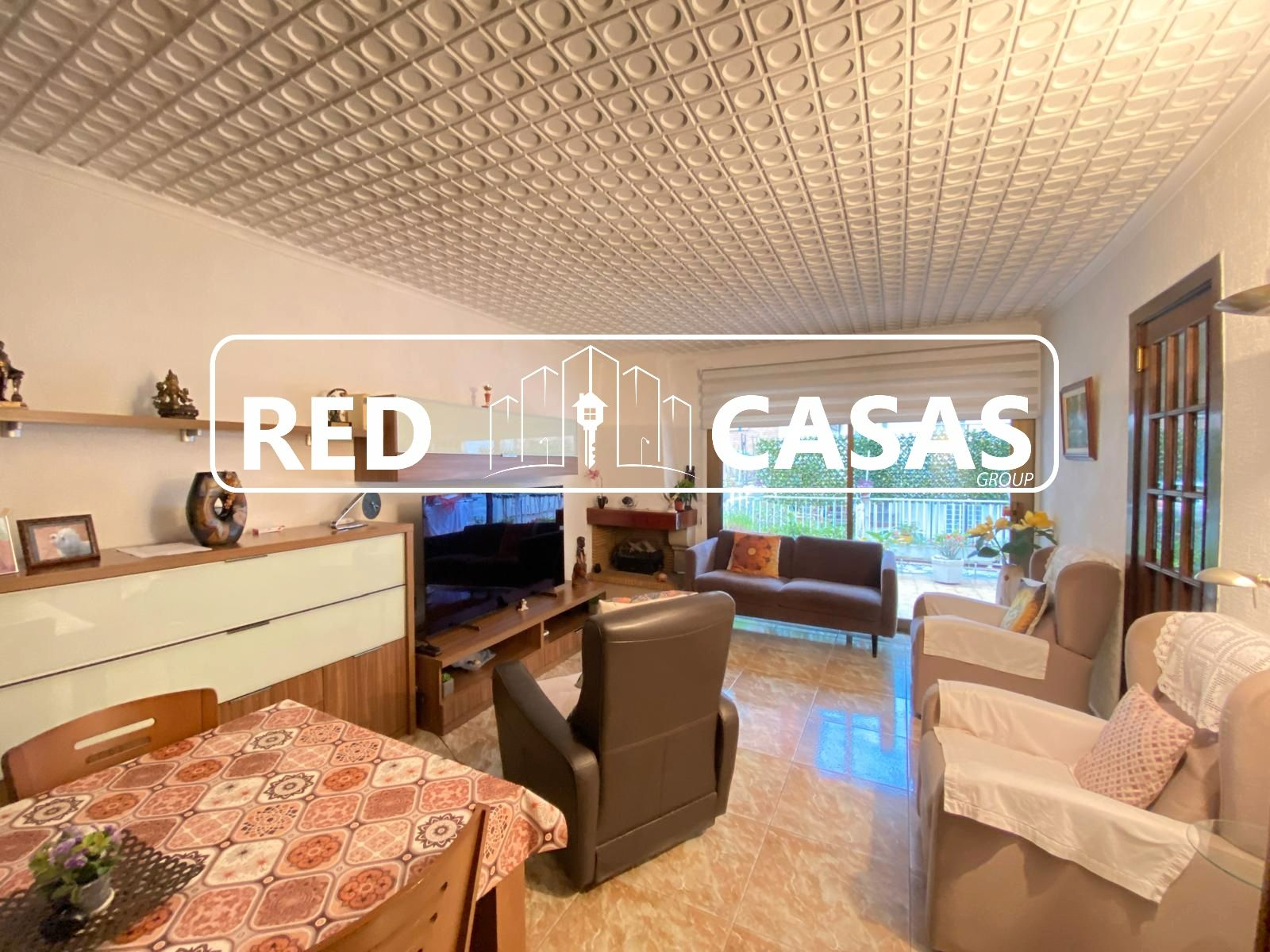 Vista exterior de Dúplex en venda en L'Hospitalet de Llobregat amb Calefacció, Terrassa i Moblat